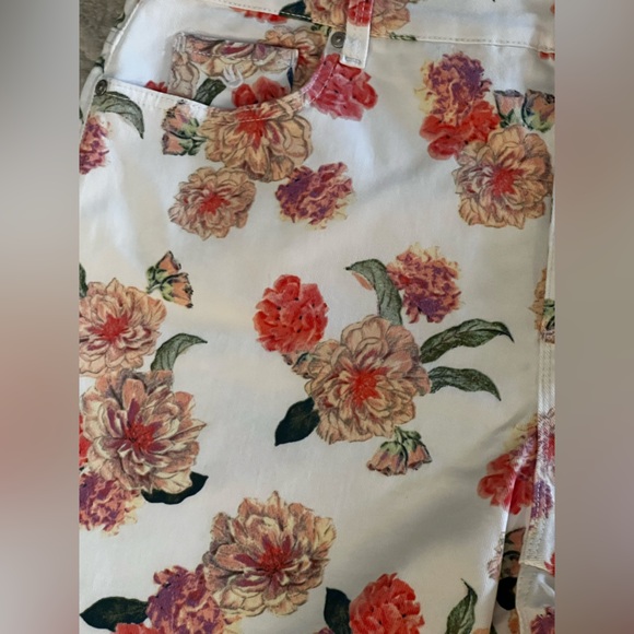 Gloria Vanderbilt “Amanda” Floral Print Cropped Jeans Sz 16 Waist 17” Inseam 21” - Picture 3 of 7